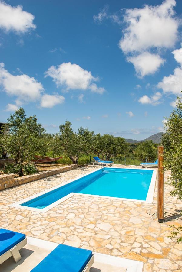 Hakuna Matata Holidays Wooden Lodge With Airco & Pool In Greek Olive Grove Метоні Екстер'єр фото