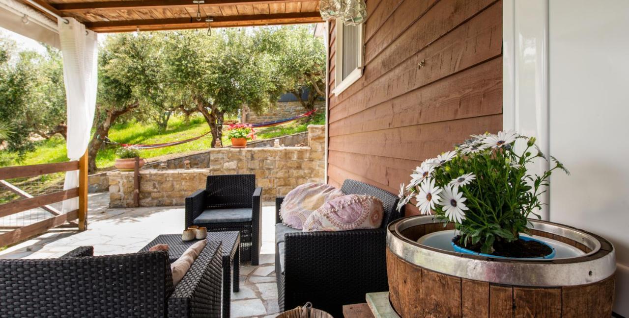 Hakuna Matata Holidays Wooden Lodge With Airco & Pool In Greek Olive Grove Метоні Екстер'єр фото