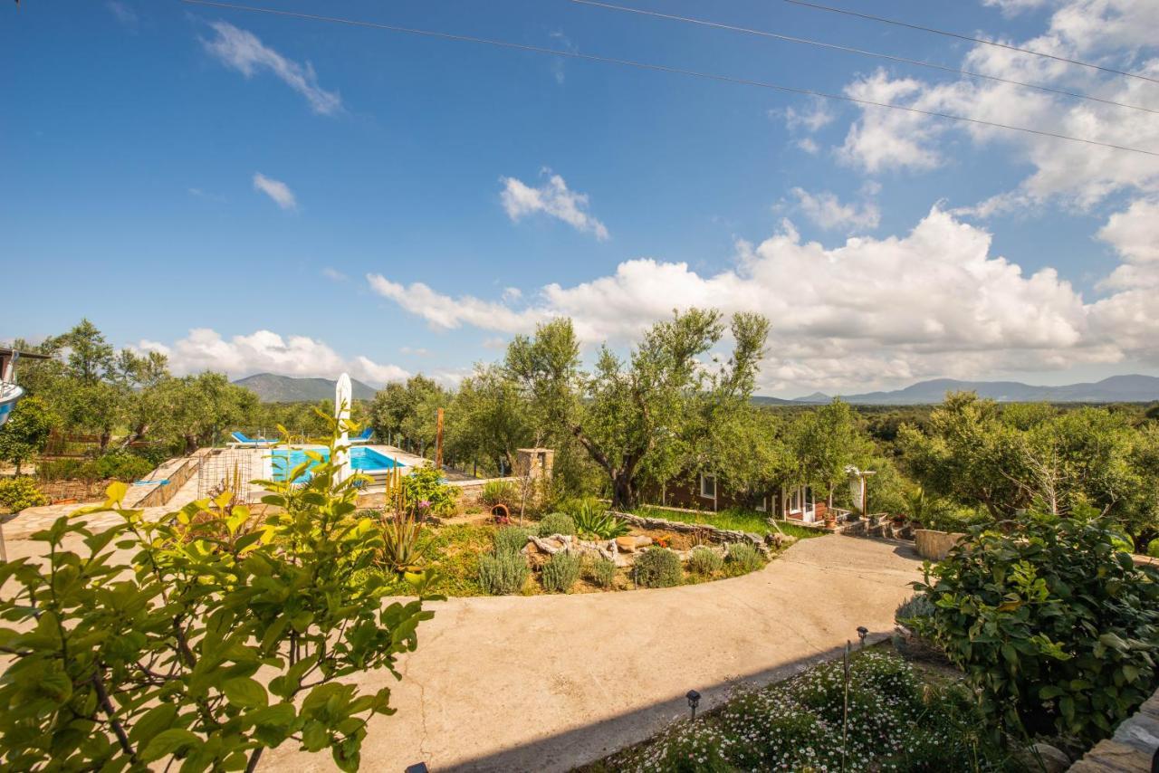 Hakuna Matata Holidays Wooden Lodge With Airco & Pool In Greek Olive Grove Метоні Екстер'єр фото