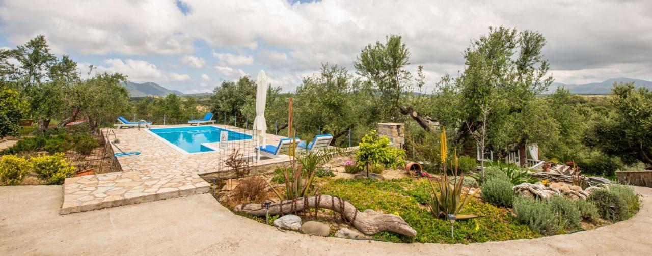Hakuna Matata Holidays Wooden Lodge With Airco & Pool In Greek Olive Grove Метоні Екстер'єр фото